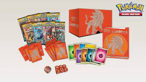 Pokemon TCG Sun & Moon Elite Trainer Box, Solgaleo - The Comic Warehouse