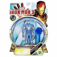 Iron Man 3: Cold Snap Iron Man with Repulsor Freeze Blast!