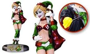 Harley Quinn (Holiday) Dc Bombshells # Limited collectible - The Comic Collectible