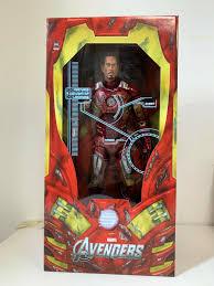 Iron Man Mark VII Battle Damage 1/4 Scale Figure (LE 7500)