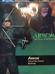 Arrow: Tv Series Season One Collectible Statue Bookend  - Comic Warehouse