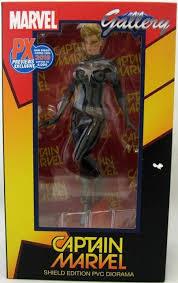 Captain Marvel Shield Edition Px Exclusive Pvc Gallery Figure