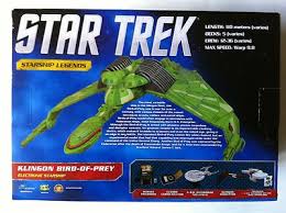 Klingon Bird of Prey Electronic Starship: Star Trek Starship Legends (Diamond Select Toys)