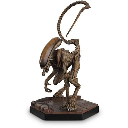 The Alien And Predator Figurine Collection Xenomorph Dog - The Comic Warehouse